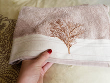 Load image into Gallery viewer, Cotton Tree of life Standard Towel
