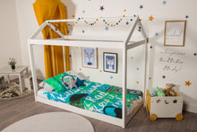Load image into Gallery viewer, organic-cotton-quilt-cover-set-jammin-music-graffiti-speakers-green-single-display